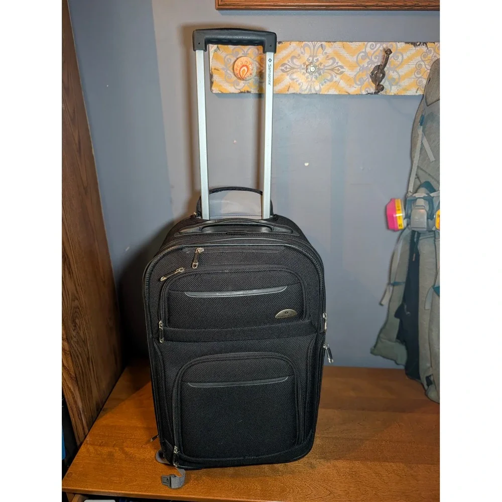 Samsonite Black Ballistic Nylon Rolling Carry On Suitcase Upright Luggage